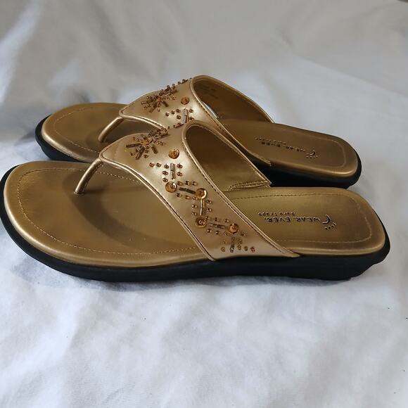 Wear Ever Bare Traps Bongo size 8M gold thong sandals bead and sequin accents - Picture 14 of 16